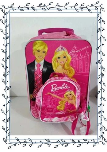 Cartable à roulette barbie, sale et plusieurs traces d'usures