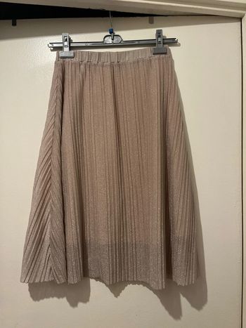 Très jolie jupe plissée rose pailletée Mango taille S