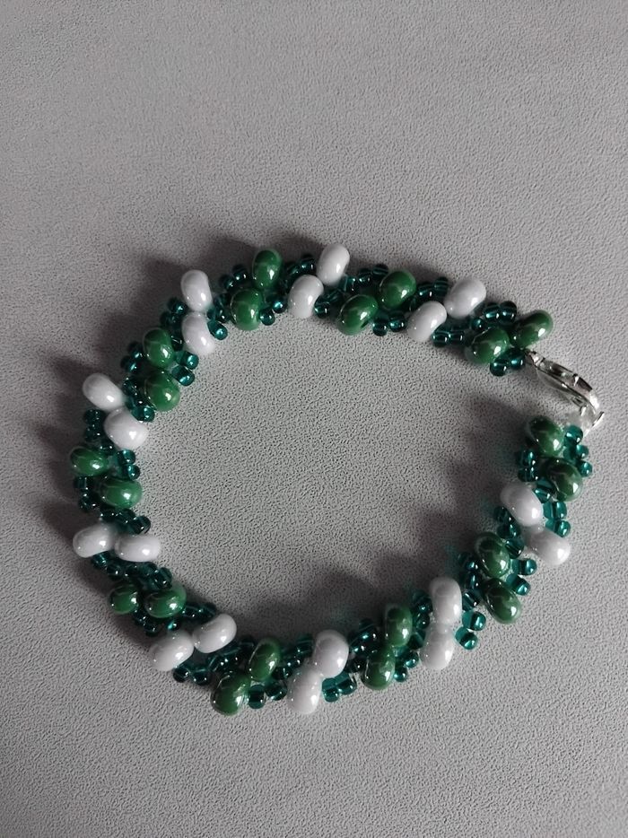 Bracelet en perles de rocaille avec fermoir en acier inoxydable taille élastique - photo numéro 1