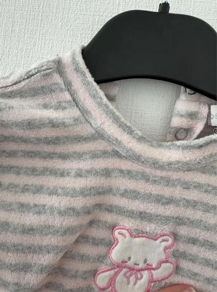 Pyjama / dors bien - taille 6 mois 🌸 - photo numéro 3