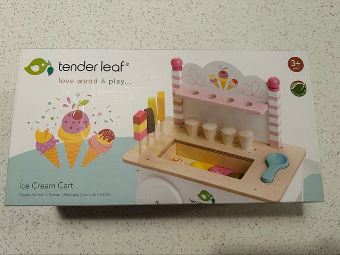 Jeu en bois marchande de glace