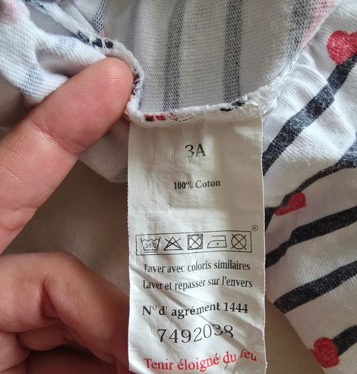 Charlie & Prune Short Coton Marinière Cœurs Très bon état 3 ans - photo numéro 5