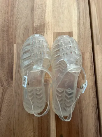 Chaussures méduses plage transparente 33