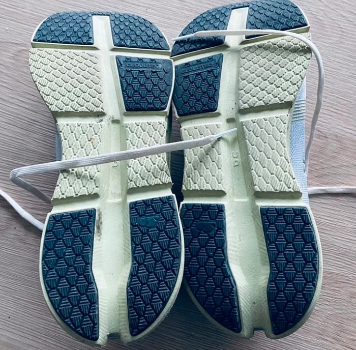 Baskets ON Cloudgo - photo numéro 4