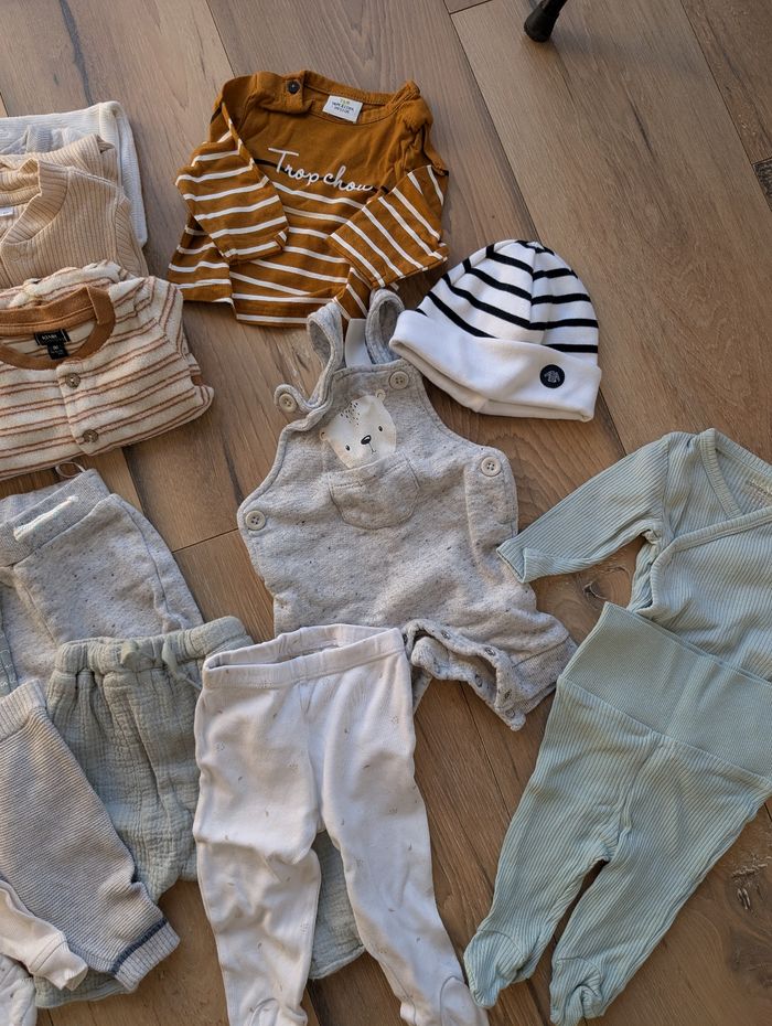 Lot vêtements 1 mois garcon - photo numéro 5