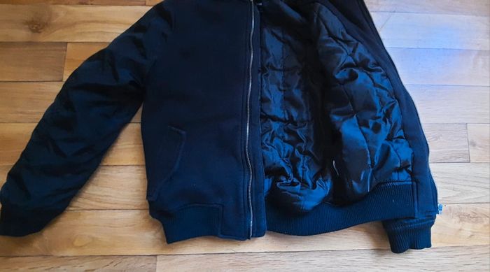 Blouson noir a capuche 10 ans - photo numéro 6