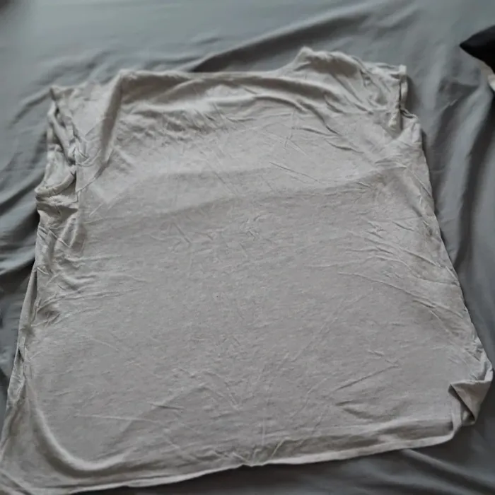 T-shirt gris coeur rose - photo numéro 3