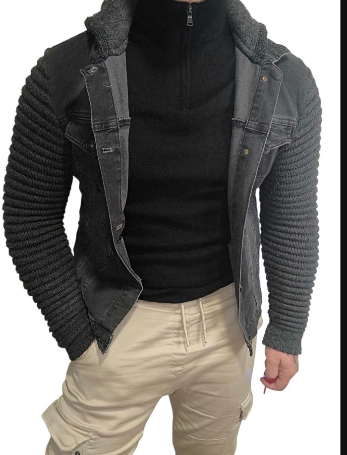 Veste jeans noir a capuche,mache petites mailles, taille L, très bon état