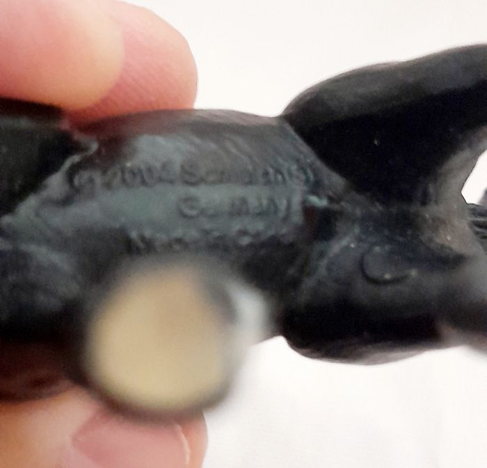 Figurine Schleich Poulain noir et blanc - photo numéro 3