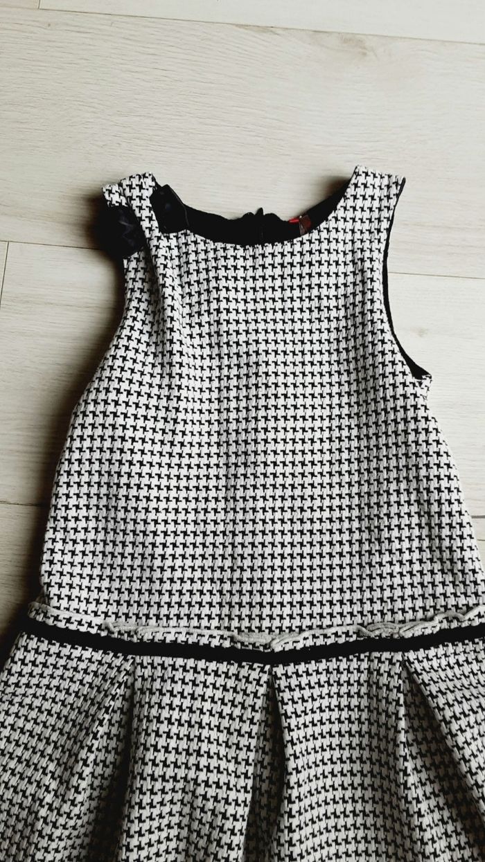 Vêtement fille robe sans manches blanche et noire Orchestra 5 ans - photo numéro 2