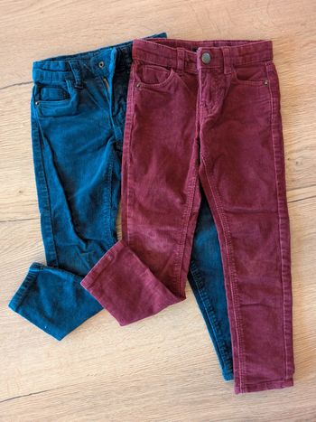 Lot 2 pantalons Taille 4 ans