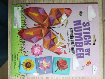 Mosaïque par numéros papillons et fleurs