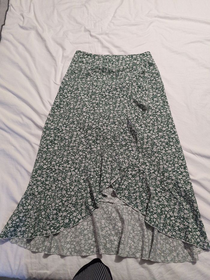 Jupe longue verte et blanche fleurie