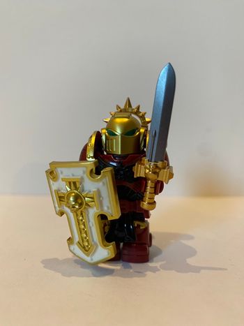 Figurine type Lego Warhammer. Warhammer