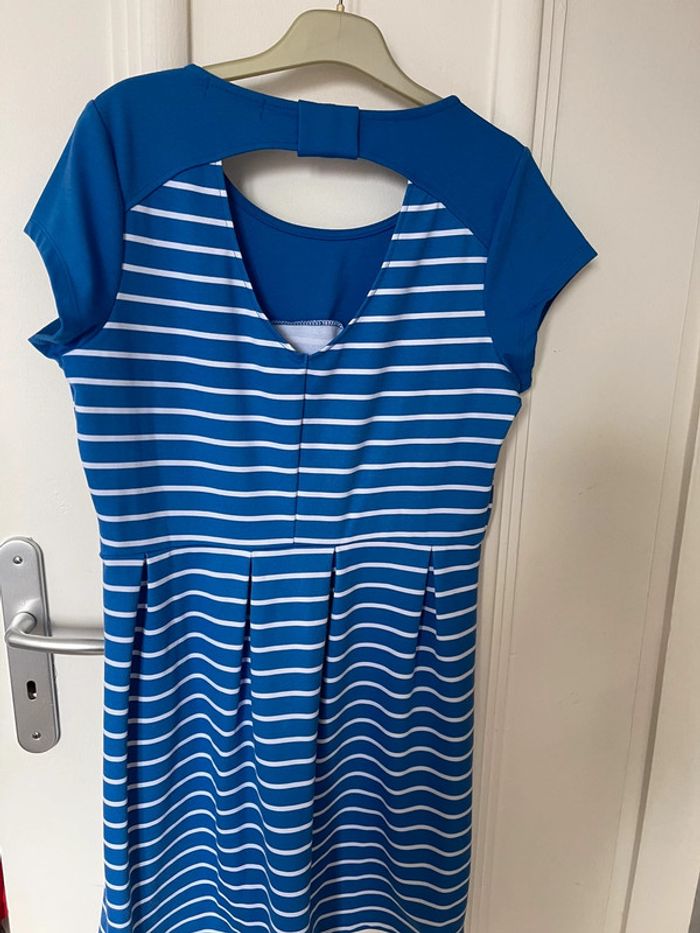 Robe mi longue à rayures - photo numéro 3