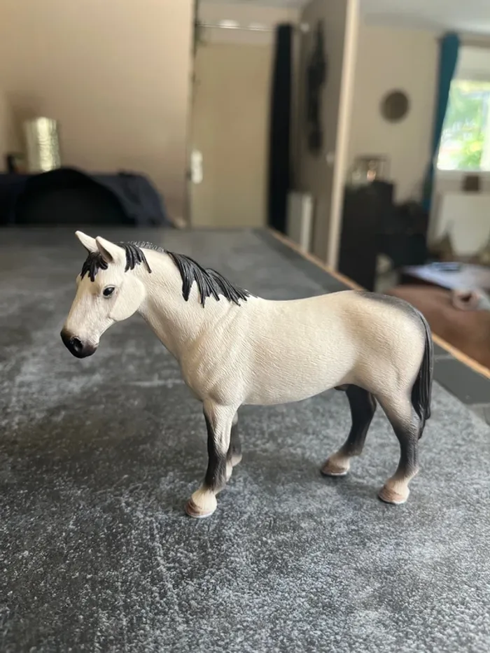 Cheval étalon Hanovre schleich
