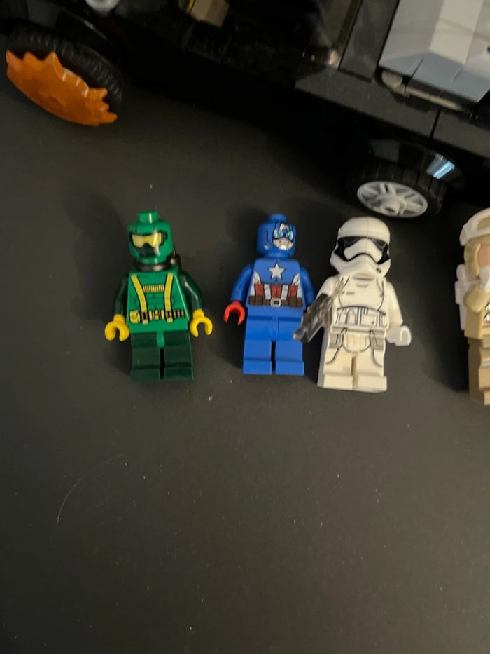 Superbe lot Lego personnages et voitures et pièces en vrac - photo numéro 2