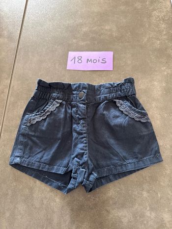 Short fille