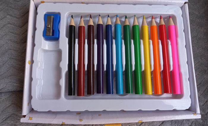 boite en forme de maison, crayons  - LE PETIT PRINCE - photo numéro 6