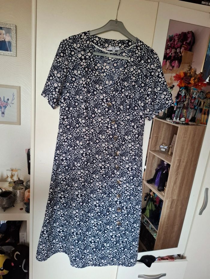 Robe à fleurs - photo numéro 2