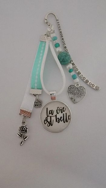 Cadeau pensées positives, bijoux de sac ou marque page 'la vie est belle"