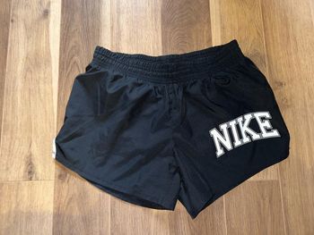 Short léger running Nike