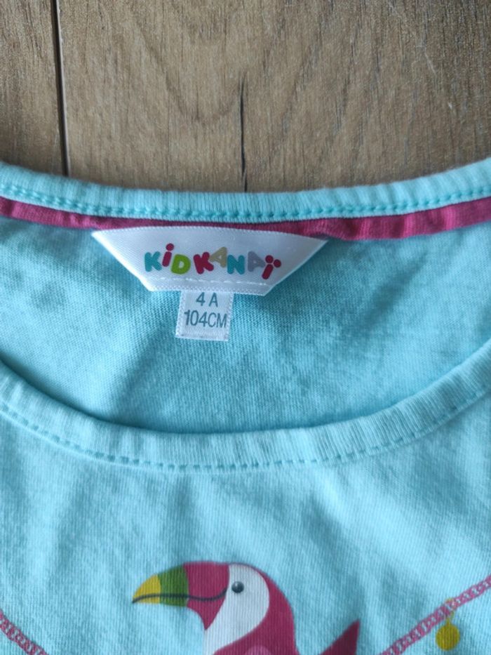 Tee-shirt MC 4 ans en TBE - photo numéro 3