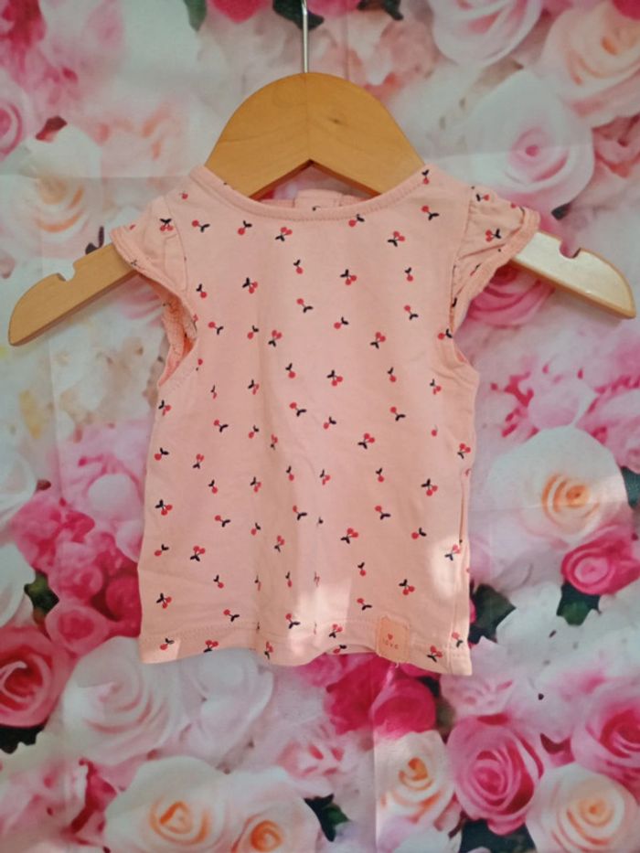 2 tee shirts 3 mois - photo numéro 2