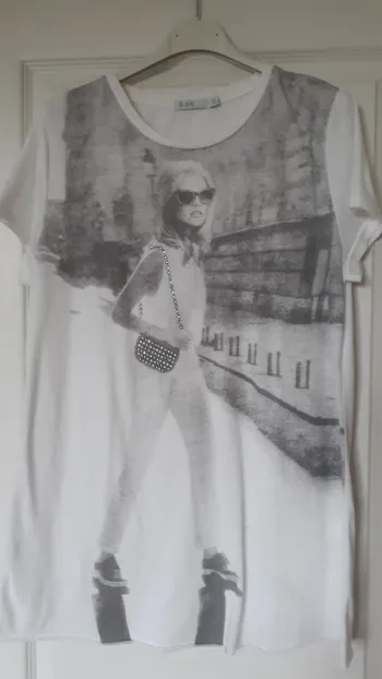 Tee shirt avec strass