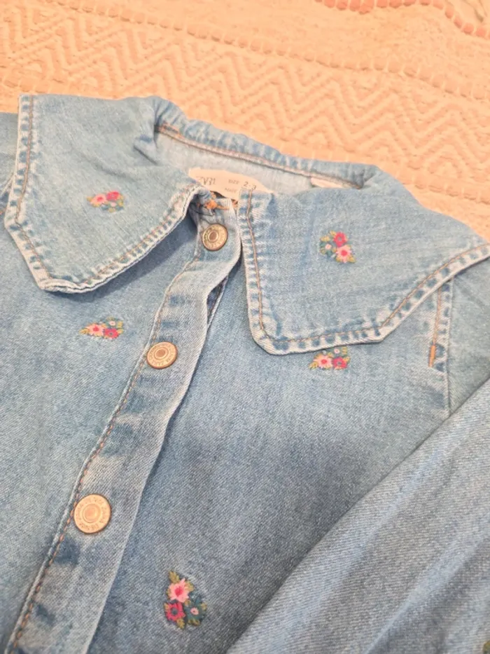 Robe Zara Jean fleurs roses 3 ans - photo numéro 3