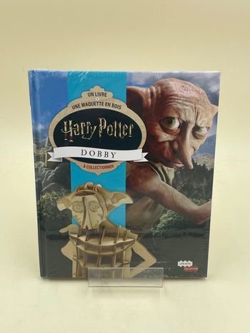 Livre + maquette en bois Harry Potter Dobby neuf