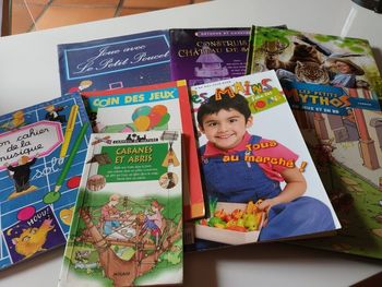 8 livres d'activités