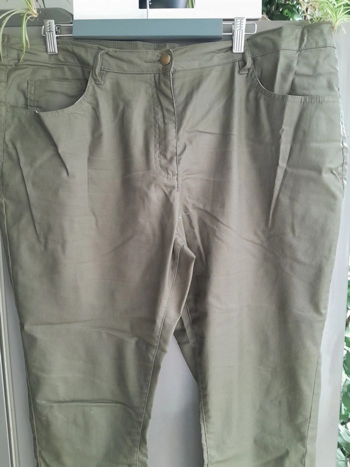 Pantalon couleur kaki, coton ciré, taille 50, Marque Blanche Porte - photo numéro 2