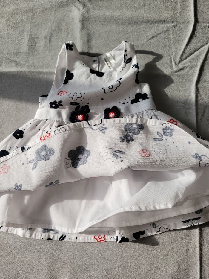 Robe à fleurs 3 mois fille - photo numéro 3