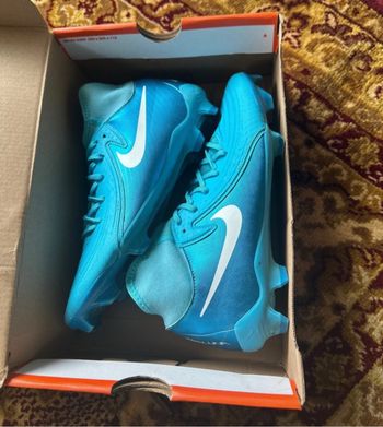 Crampons Nike