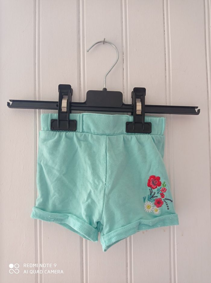 Short taille 6 mois