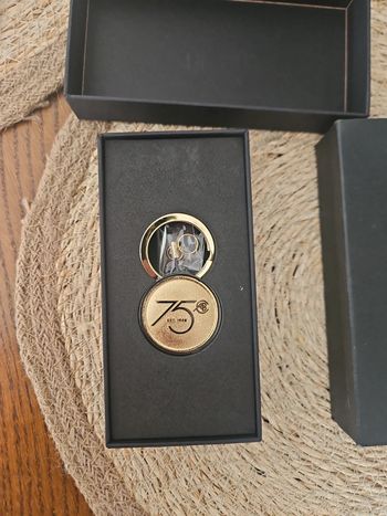 Porte clef 75 ans de Lotus Collection plaqué Or