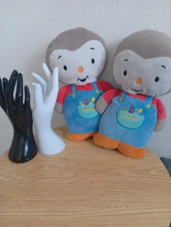 Lot peluches tchoupis classiques dessin animé T'choupi et doudou