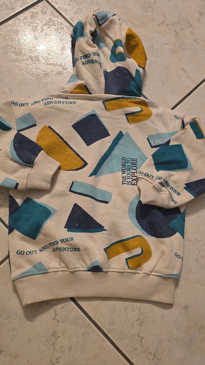 (Neuf non porté) 🏷🥰🤩💙 superbe sweat molleton 4 ans garçon 💙🥰🤩 - photo numéro 2