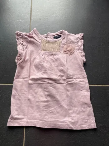 T shirt sans manches volantées 18 mois