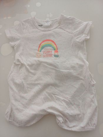 Combishort neuve taille 9 mois
