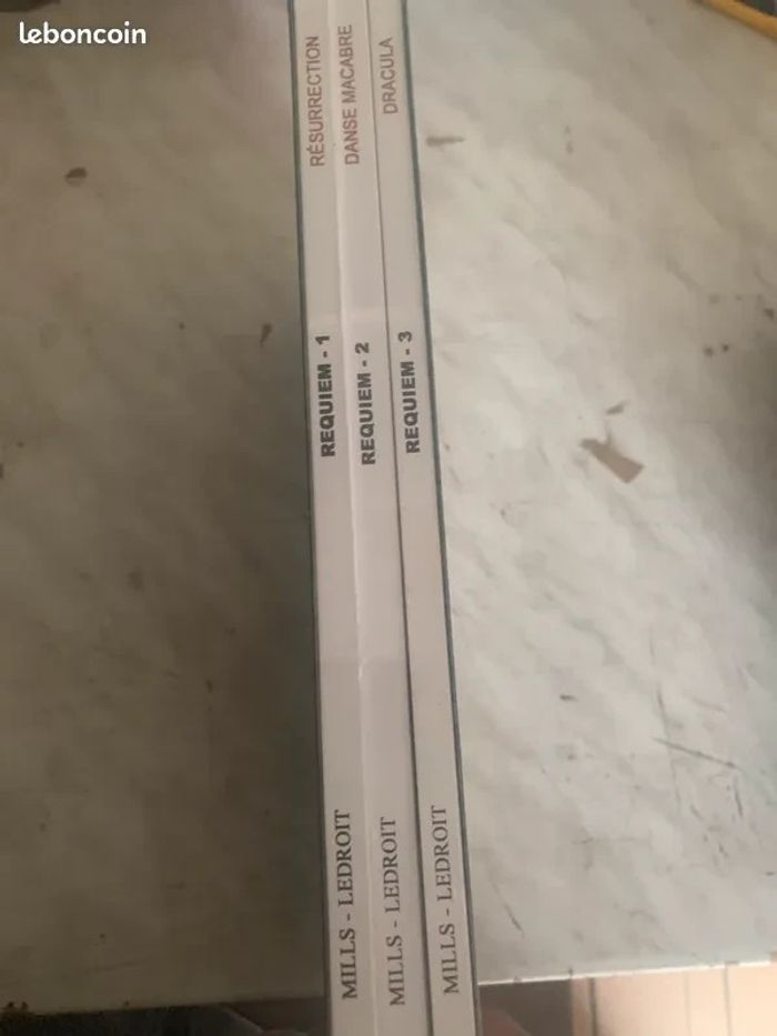 Requiem chevalier vampire coffret numéro 1 qui comporte les tomes 1.2.3 - photo numéro 3