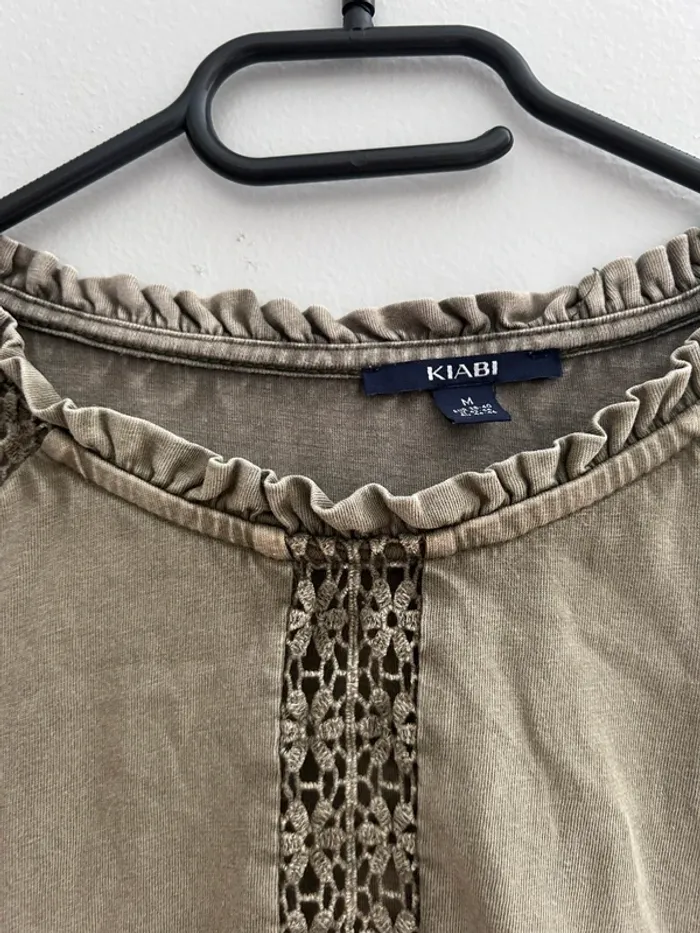 Haut / T-shirt - photo numéro 2