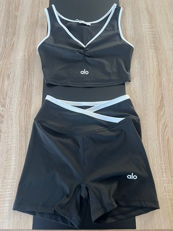 Ensemble Alo yoga neuf taille M 