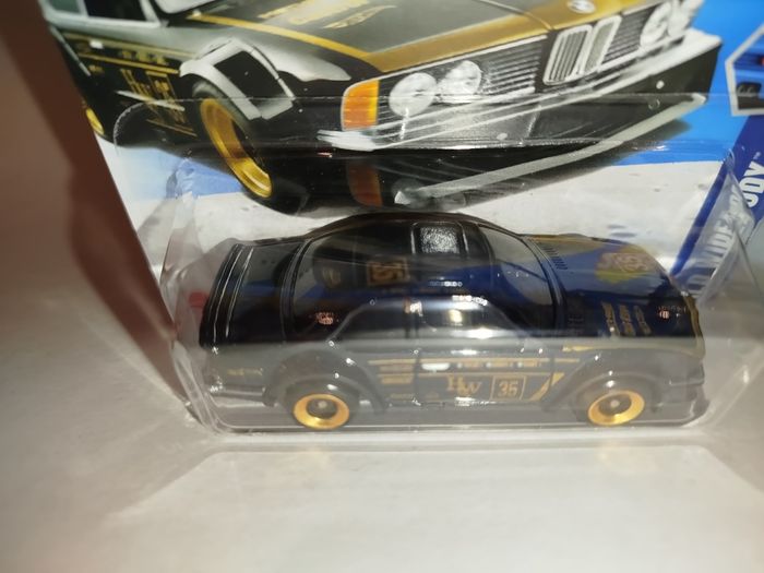 Hot Wheels BMW 635 CSi 2025 1êre Êdition 2025 - photo numéro 4