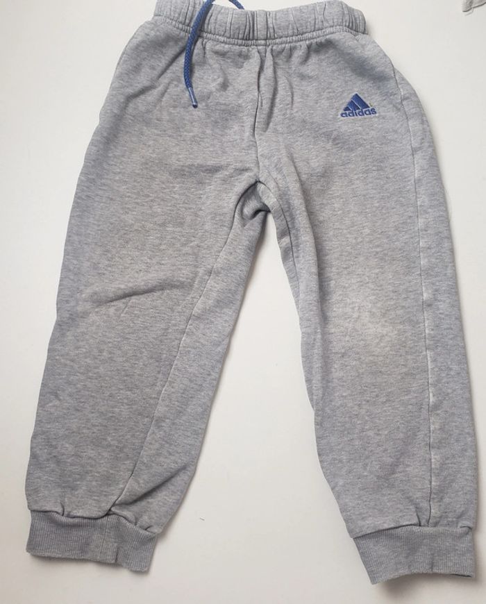 Jogging Adidas taille 3/4ans