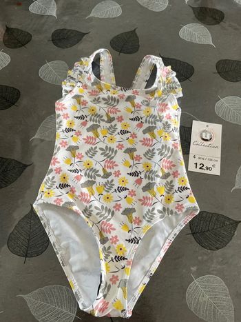 Maillot de pain 1pc blanc à motifs verts jaunes et roses 4ans neuf Super U
