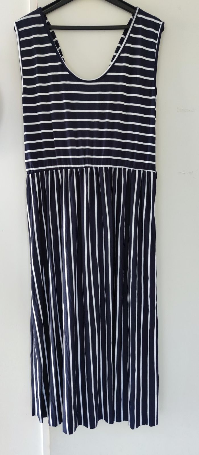 Robe sans manches avec col en V marque Actuelle taille 46/48 couleur bleu rayé blanc pour femme - photo numéro 7
