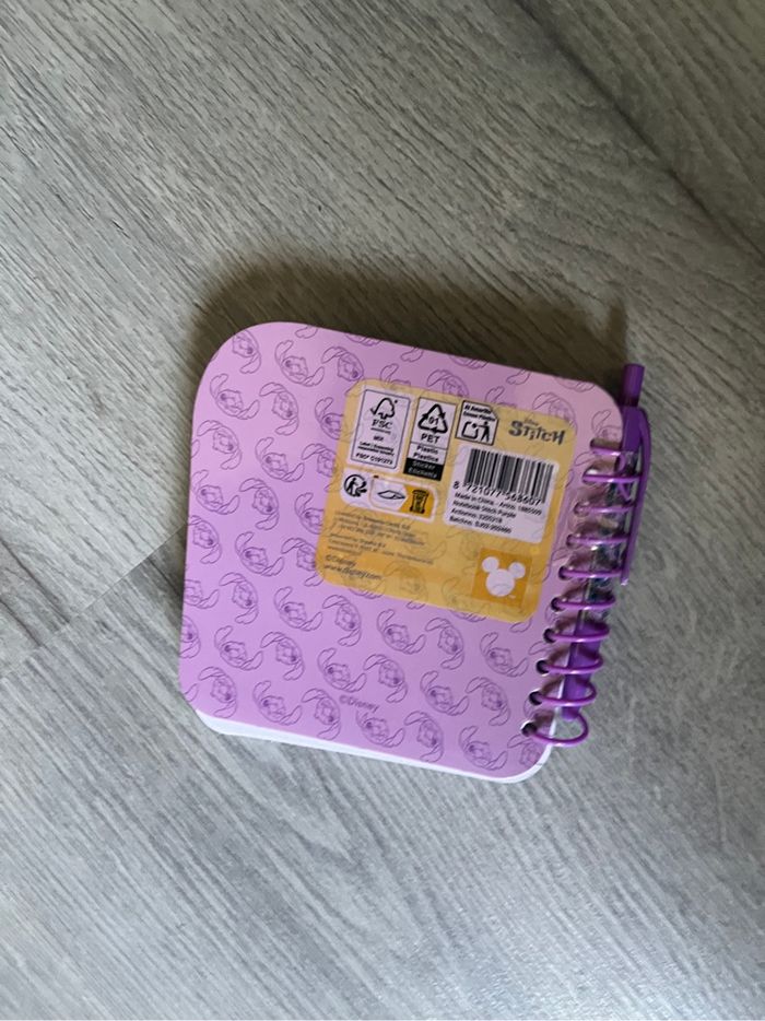 Carnet de notes / dessins stitch et stylo - photo numéro 2