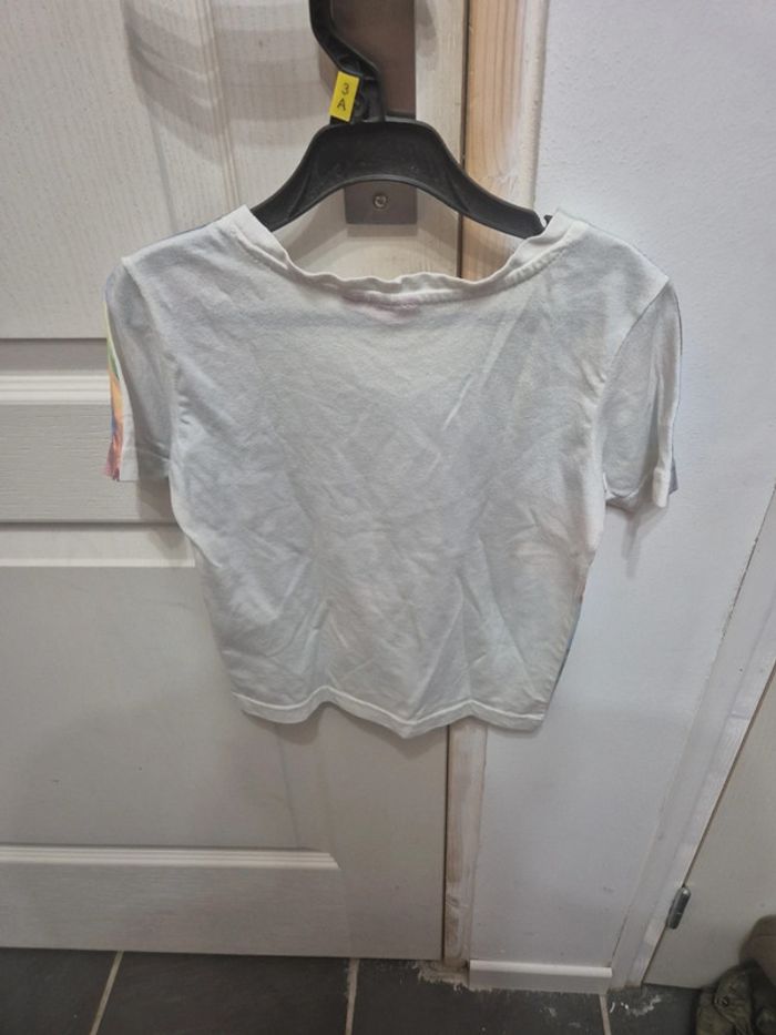 T shirt blanc et couleurs - photo numéro 3